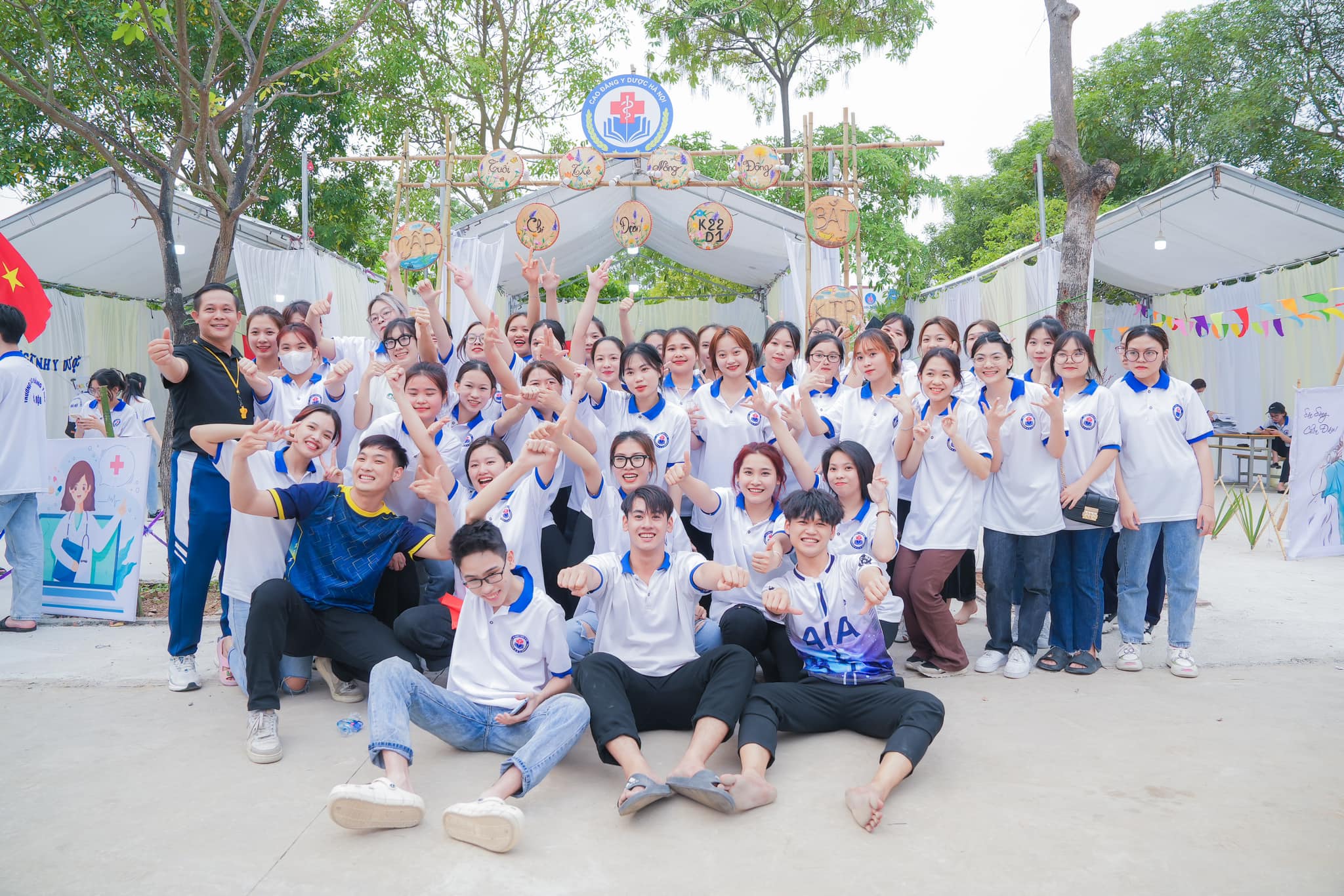 phỏm tá la miễn phí
 tổ chức Hội trại truyền thống kỷ niệm 92 năm ngày thành lập Đoàn TNCS Hồ Chí Minh